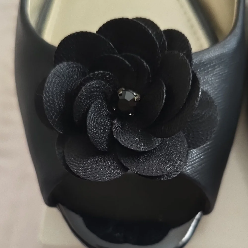 Anne Klein Black Floral Slingback Heels